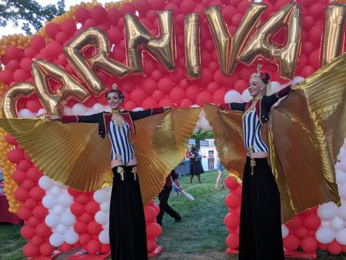 boston-circus-stilt-walkers