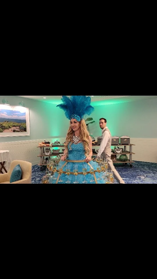 It was a pleasure to help celebrate the grand opening of the Margaritaville Resort in Hyannis, MA with our strolling champagne skirt lady 🌊⛵️🐚
.
.
.
#champagneskirt #champagneskirtlady #eventideas #bostonevents #specialtyentertainment